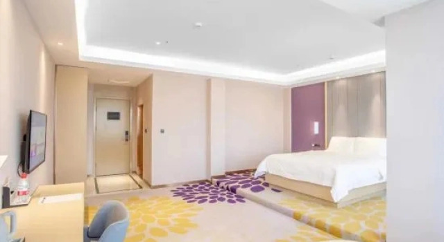 Люкс Lavande Hotel (Maoming Dianbai Wanda Plaza)