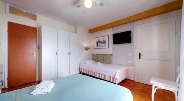 Трёхместный номер Standard с балконом и с видом на море Mira Sea Front Guesthouse