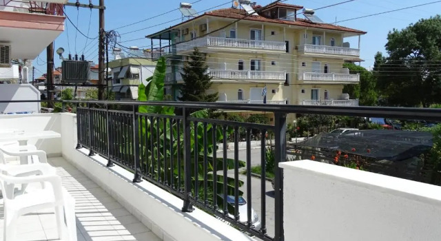Socrates Apartments, Book Apartment Olymbiaki Akti 