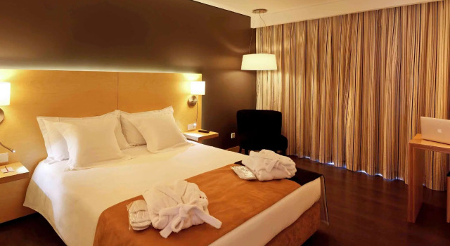 Двухместный номер Privilege с балконом Hotel Mercure Braga Centro