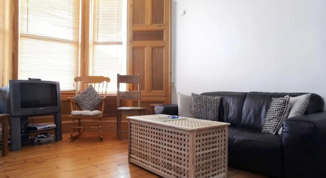Апартаменты Central and Spacious 2 Bedroom Flat With Garden