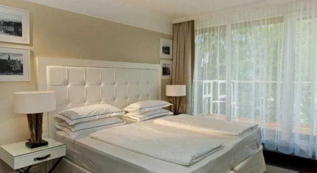 Lakes - My Lake Hotel, Забронировать Курортный отель Отели Пёрчах-ам-Вёртерзе с парковкой, рядом с Congress Center Wörthersee, Парковка