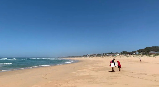 Коттедж с 4 комнатами Southern Cross Beach House