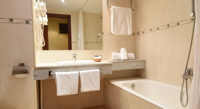 Трёхместный номер Standard RVHotels Tuca