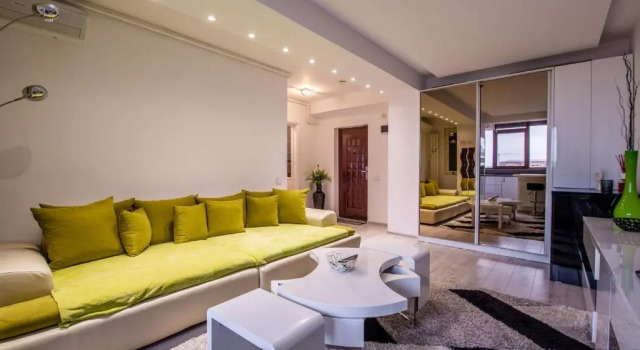 3 Room Luxury Residence Militari M2+3, Rezerwuj Apartament Hotele w Chiajna z basenem, Basen