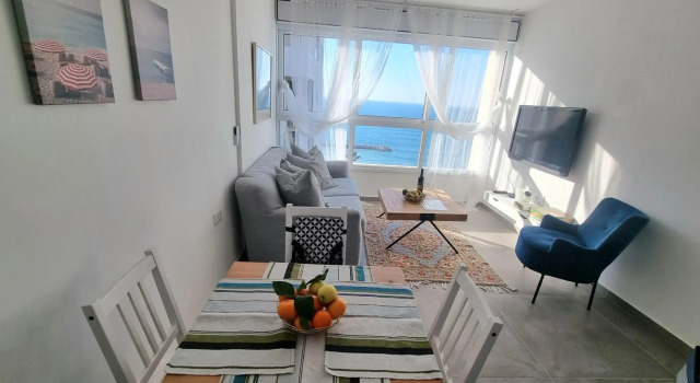 Beautiful 2-Bedroom Sea-View apartment, Reserva ahora Apartamento Hoteles en Netanya con piscina, cerca de Hasharon Shopping Mall, Piscina
