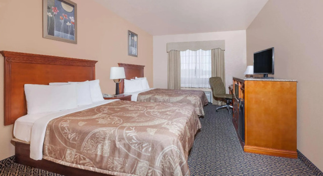 Четырёхместный номер Standard Days Inn McAlester