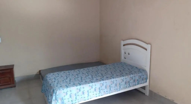 Casa conceito aberto aconchegante, perto de tudo e com garagem 64m2, Забронировать Отель Недорогие отели штата Рио-де-Жанейро, недорого