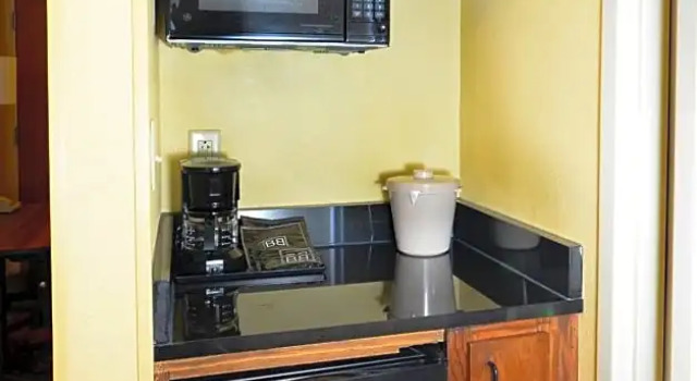 Двухместный люкс c 1 комнатой Fairfield Inn and Suites by Marriott Winston Salem/Hanes