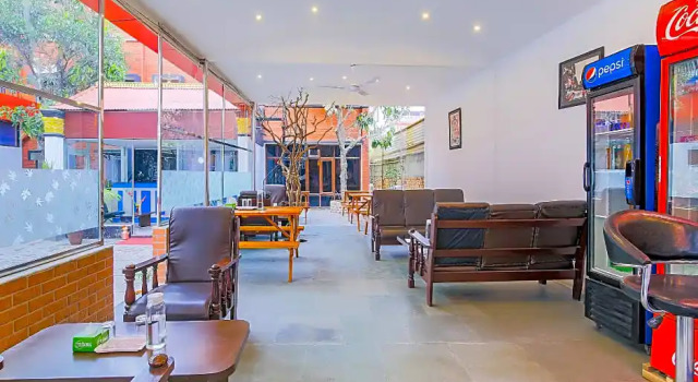 OYO 352 Hotel Konark Inn