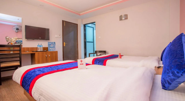 OYO 136 Hotel Om Plaza, Забронировать Отель Асуиннатх Катманду
