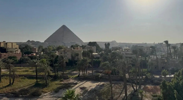 Люкс с балконом и с красивым видом из окна Palacio Pyramids Hotel