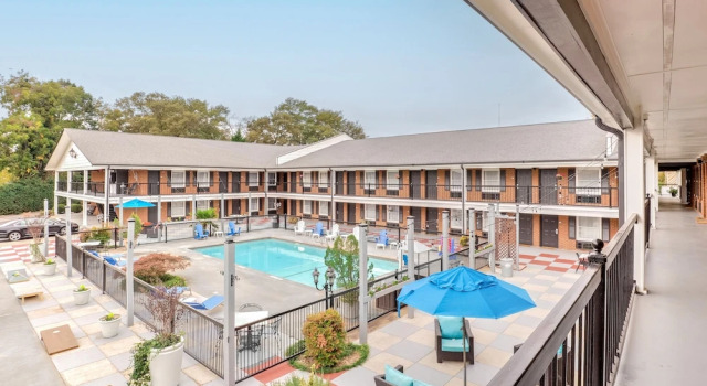 Двухместный номер Standard с видом на бассейн The Guest Lodge Gainesville