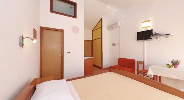 Buga - Close to the Beach & Comfortable - SA2, Забронировать Отель Отели Dugi Otok 3 звезды, 3*