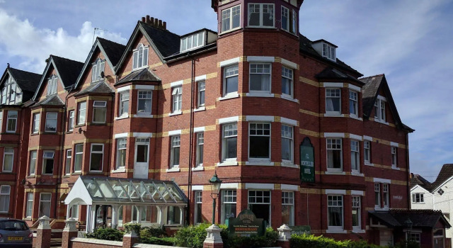 Montpellier Hotel, Book Hotel Llandrindod Wells Powys