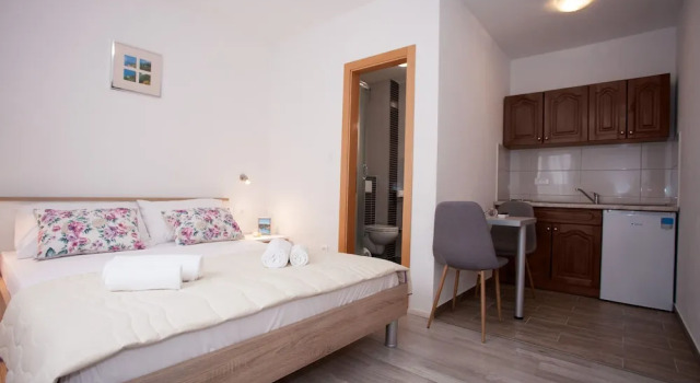 Студия с балконом и с видом на море Apartments Mila