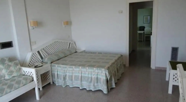 Hotel las Conchas, Varaa Hotelli Hotellit Costa Tropical pysäköinnillä, Pysäköinti