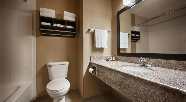 Четырёхместный семейный люкс Best Western Plus Cutting Horse Inn & Suites
