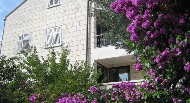 Apartments And Rooms Artemida