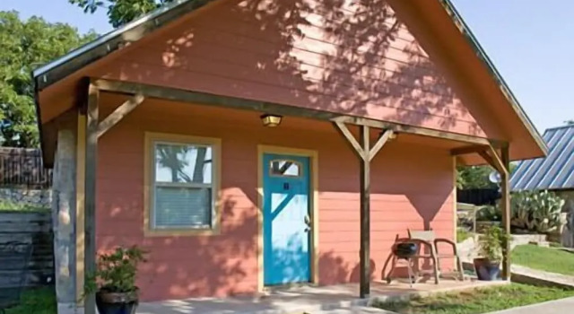 Коттедж Luxury Blanco Riverside Cottages