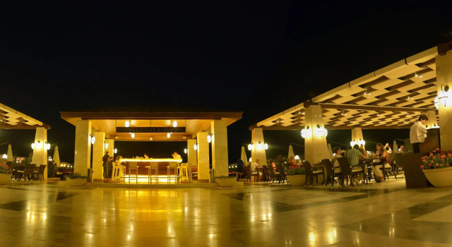 Cratos Premium Hotel Casino & SPA