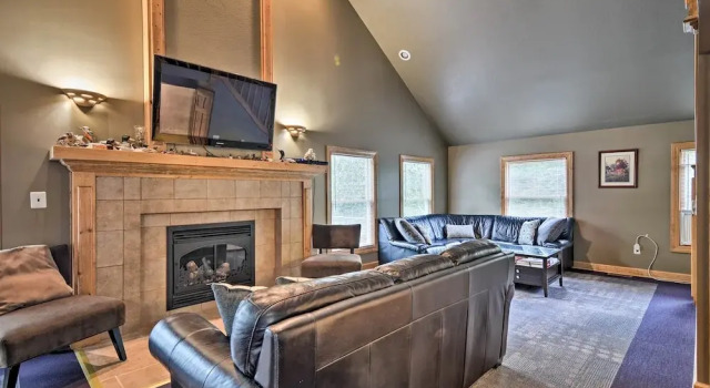 Коттедж Pet-friendly Home Near Lakes & Snowmobile Trails!