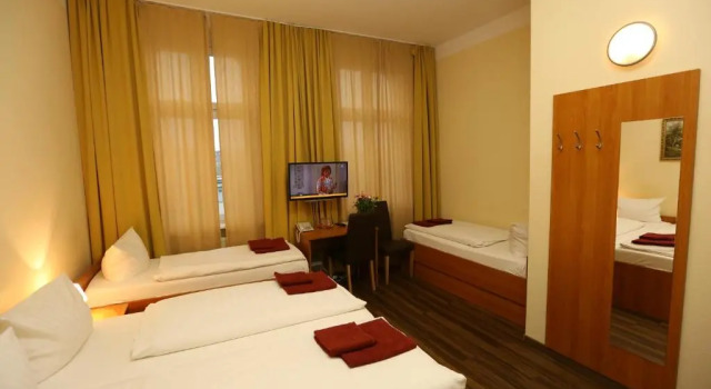 Четырёхместный номер Standard Hotel AI Königshof