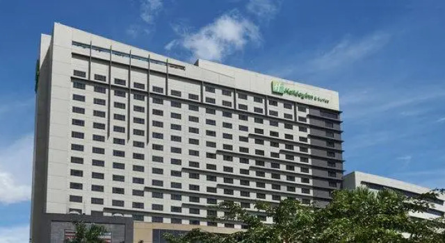 Кровать в общем номере Bright Makati Glass View By GreenBelt