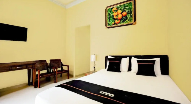 Camera Deluxe Hotel D'best Kutisari 6 Hour Stay