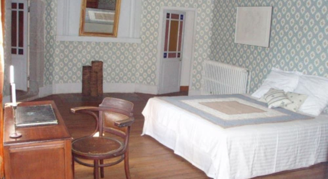 Chateau de Laric, Book Bed and Breakfast Hoteller i Rhône-Alps med parkering, Parkering