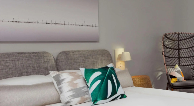 Двухместный номер с видом на океан Pelican Grand Beach Resort, a Noble House Resort