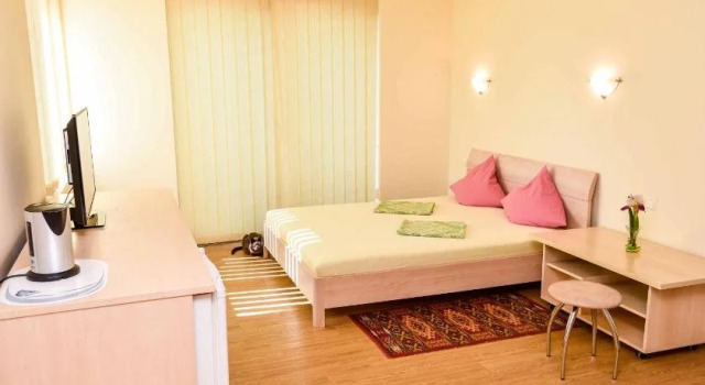 Pas Bani, Boek Hotel Palanga 