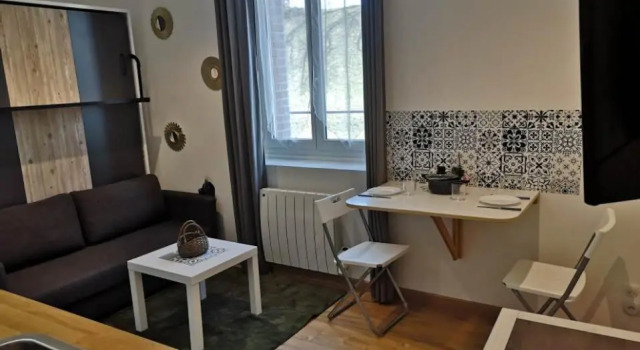 Superbe studio face au chateau, Book Hotel  