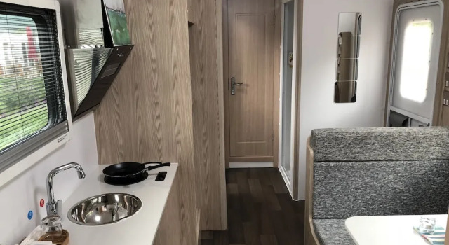 Номер Luxury Micheng RV Lijiang Camping