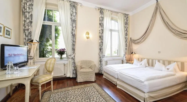Полулюкс Hotel Graf von Mansfeld