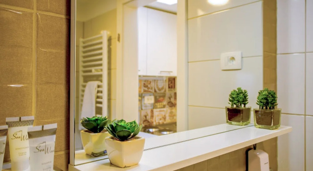 Little Gem B&B, Prenota Bed & breakfast Komiza 