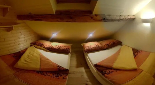 Guest House Kraljev Hrib, Забронировать Гостевой дом Отели Среднесловенского региона с парковкой, Парковка