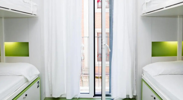 Кровать в общем номере Sant Jordi Hostels Gracia