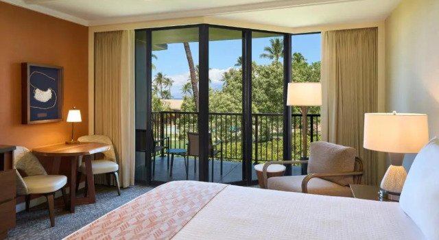 Двухместный номер Premium с частичным видом на океан OUTRIGGER Kāʻanapali Beach Resort