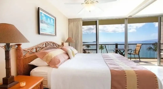 Mana Kai Maui Resort, #812a 1 Bedroom Condo by RedAwning