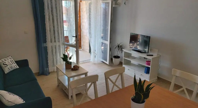 Апартаменты с балконом Laura Apartments