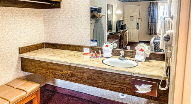 Четырёхместный номер Standard Econo Lodge Inn & Suites Winnemucca