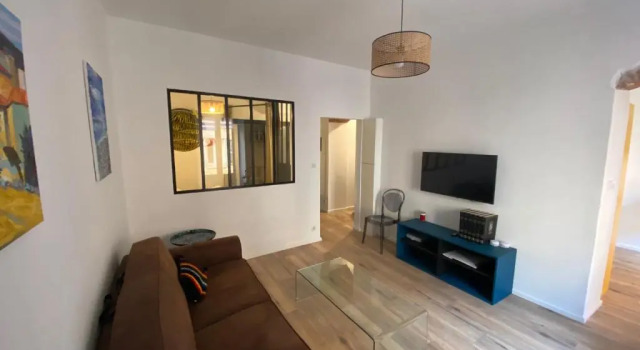 Grand studio rue piétonne Ajaccio, Varaa Hotelli Ajaccio 