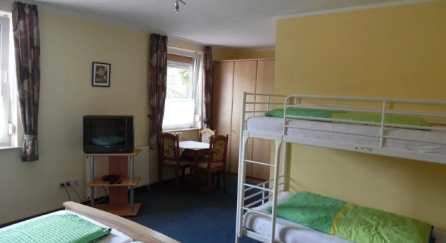 Hotel-Pension Janssen - Gästehaus Huus ant Deep, Забронировать Отель Нойхарлингерзиль East Frisia