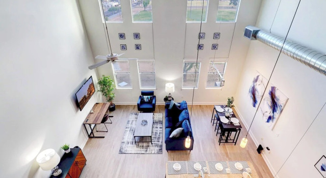 Апартаменты Superior Loft with Views-King Bed-Close to Shop/Dine-Parking 4011