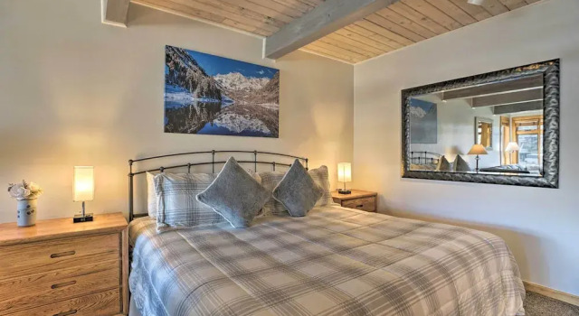Ski Lovers Studio w/ Easy Pool + Hot Tub Access!