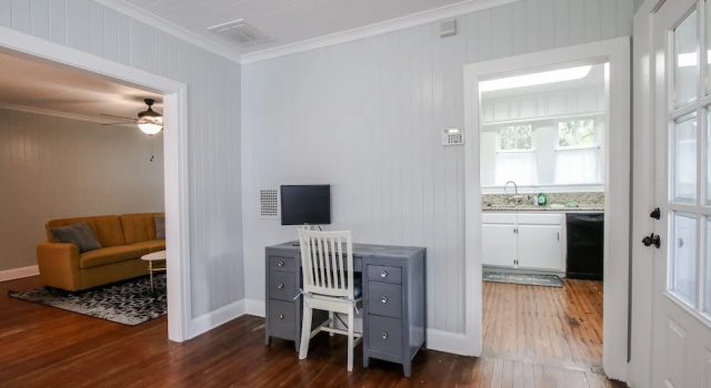 Historic Home for 7 with Apartment, Buchen Sie Ferienwohnung Richmond Hill 