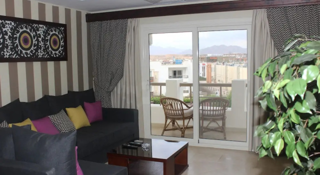 Двухместный номер Luxury с 2 комнатами с балконом и с видом на сад Genena City Resort