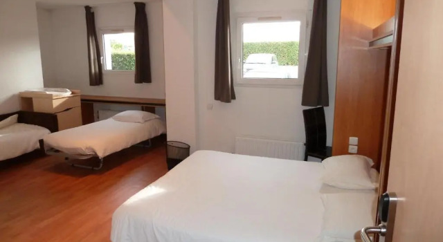 Семейный номер Standard Brit Hotel La Bonne Etape