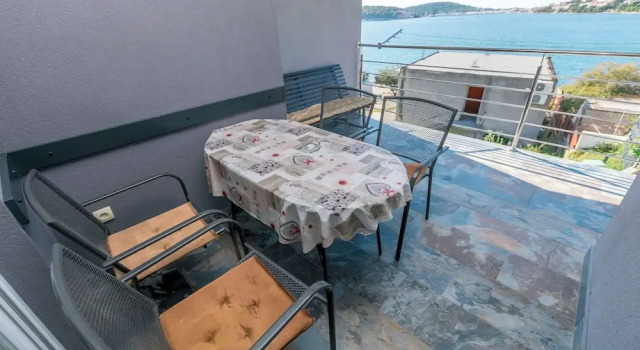 Апартаменты с балконом Apartments Happy Holiday